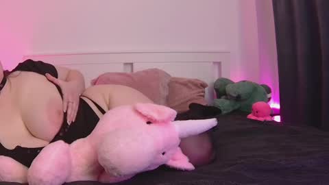 Zayra  online show from April 14, 9:04 pm