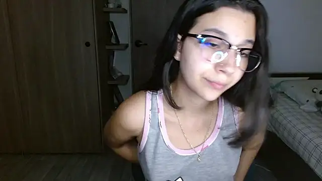 mia  lopez  online show from April 3, 4:21 am