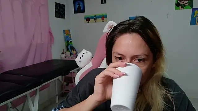 MommyMiaWs online show from January 15, 1:28 pm