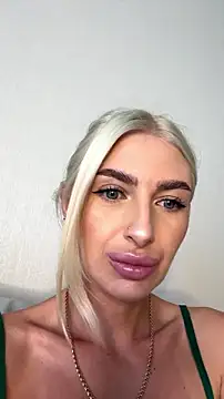 Mia Roxie online show from July 5, 4:19 am