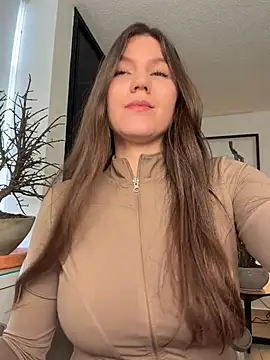 AmelieLaurent  online show from August 3, 3:18 pm