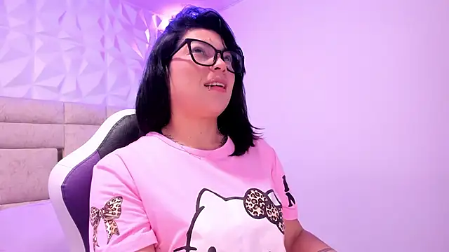 PauletteJ online show from March 30, 11:43 am