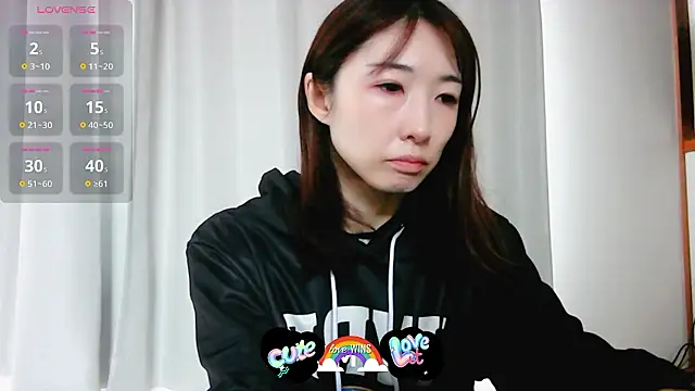 Love me Eri  online show from November 10, 1:11 am