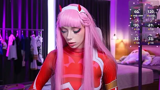 HolliWould  online show from February 20, 9:22 am