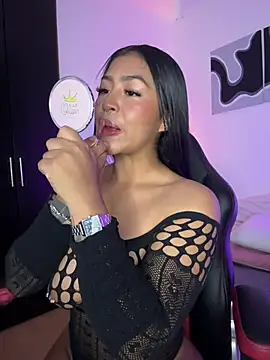 meganjames1 online show from July 8, 12:24 am