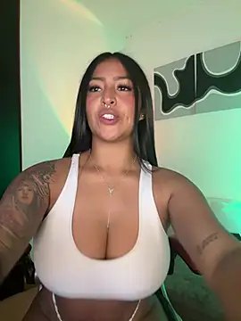 meganjames1 online show from July 30, 12:11 am