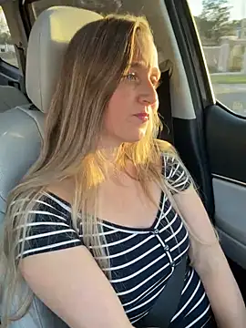 SkyelarSommer online show from February 4, 10:35 pm