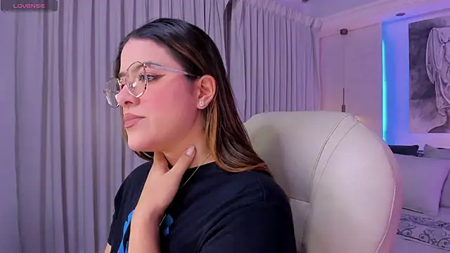 nathalie rivers online show from April 15, 11:44 am