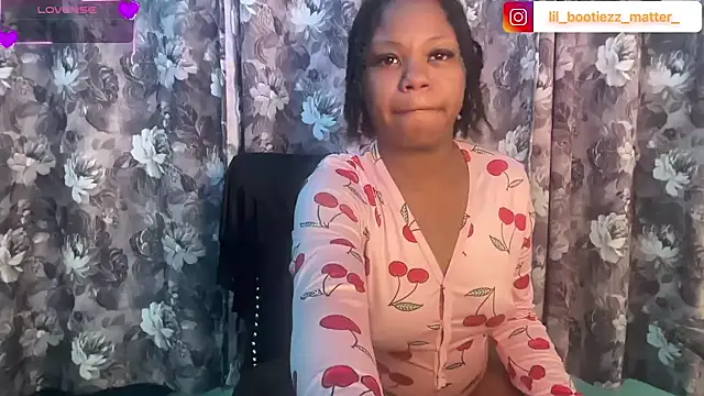 lil momma420 online show from June 12, 3:42 pm