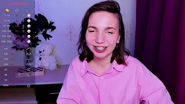 KindHazelHere  online show from April 11, 7:45 am