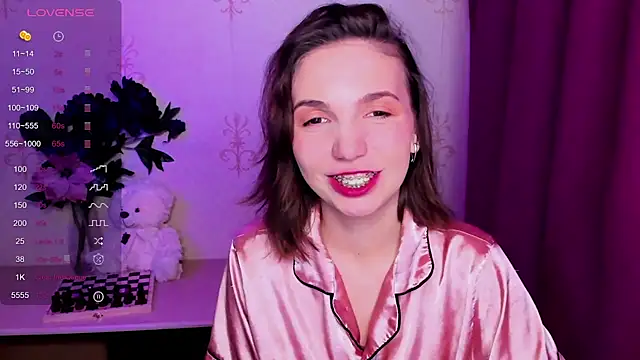 KindHazelHere  online show from March 19, 10:36 pm