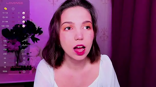 KindHazelHere  online show from March 13, 6:09 pm