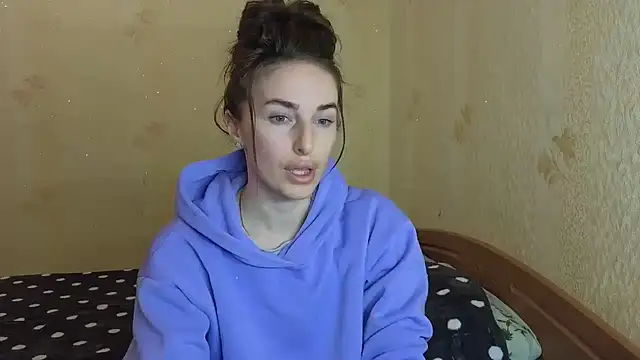 xx adrihanna xx online show from March 18, 5:18 pm