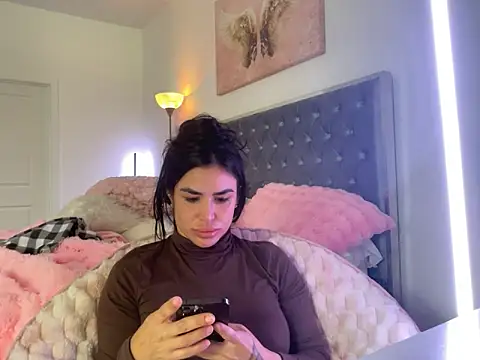 Karoltriguena online show from March 12, 6:54 pm