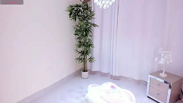 keissy rincon  online show from April 15, 10:43 pm