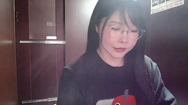 NATINATU252525 online show from April 24, 1:03 pm