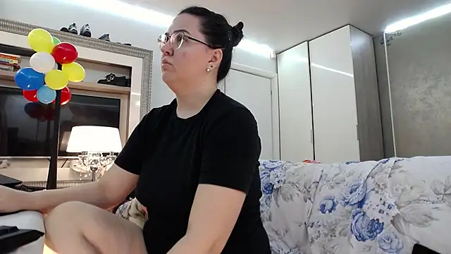 ILoveToFeelU online show from April 15, 9:26 pm