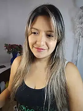 valeriahunter1 online show from May 22, 10:41 pm
