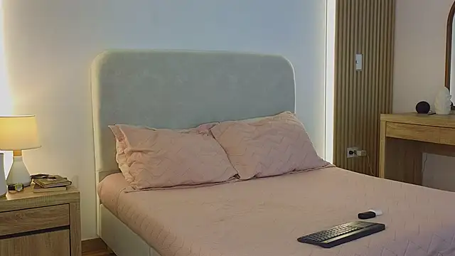 KristennBlue online show from March 6, 3:51 pm