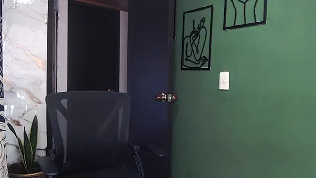 JadaRoberts online show from June 25, 3:13 pm