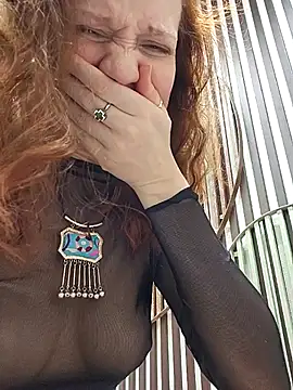 Exhibitionsplit online show from April 24, 11:02 am