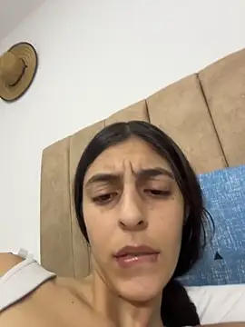 cristel 17 online show from April 12, 2:47 am