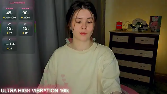 cutie mili online show from May 24, 1:32 pm