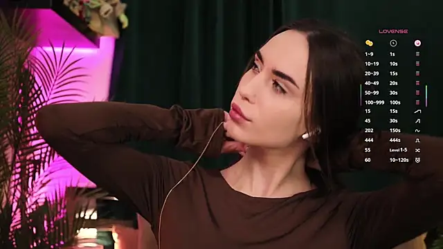 BabyYoda- online show from November 7, 5:18 pm