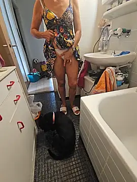 mia69x online show from August 3, 9:04 am