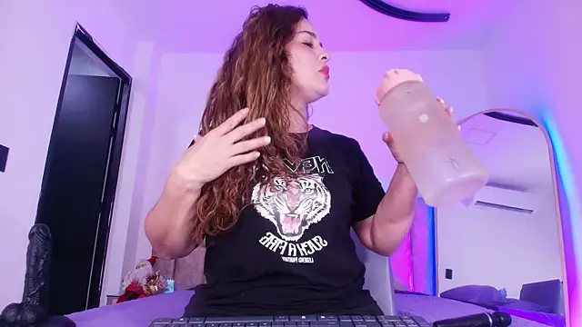 diane di online show from December 2, 7:16 pm