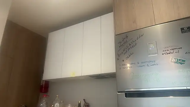 ChocolateCakeQueen online show from April 5, 9:03 pm