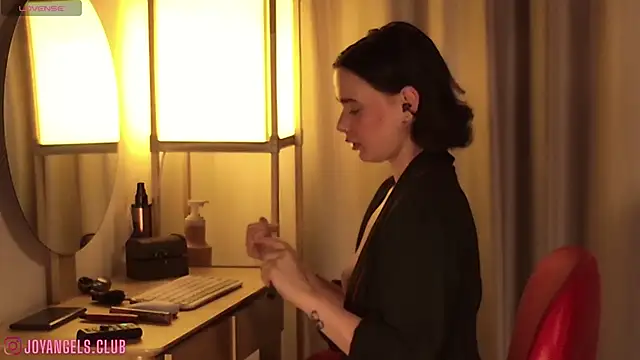 SophieCharm online show from April 14, 4:56 am