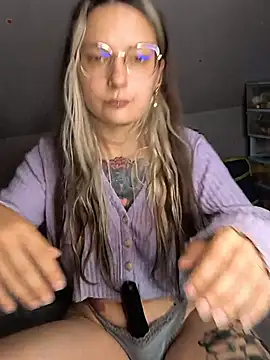 mamiedonuts online show from July 3, 6:30 am