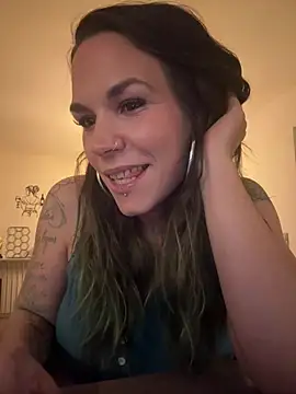 Lady Knaller online show from March 15, 8:00 pm