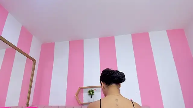 ISABELLA 020 online show from April 17, 12:18 pm