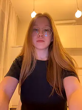 Eva Weyne online show from October 2, 8:36 pm