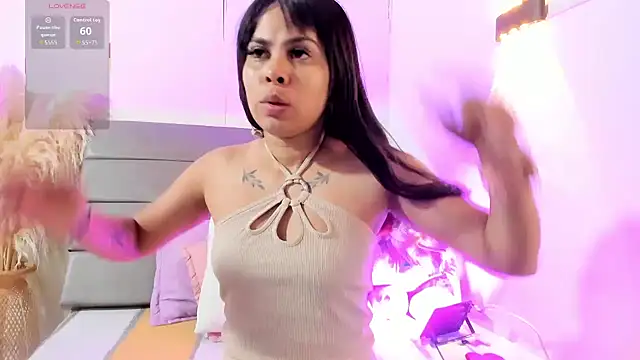 Julieta Coopeer  online show from April 20, 10:40 am