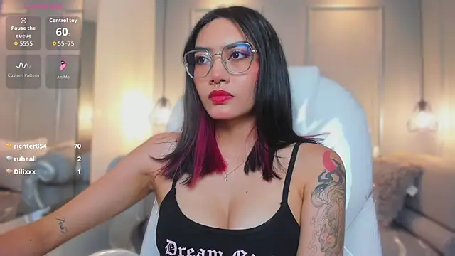 AzuraKindong online show from March 5, 8:04 pm