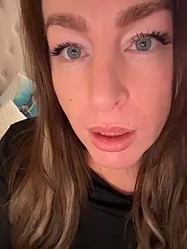 ChristinaSiemone online show from March 3, 9:48 am