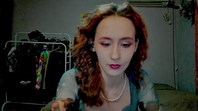 JoannaTompson online show from March 19, 1:10 am