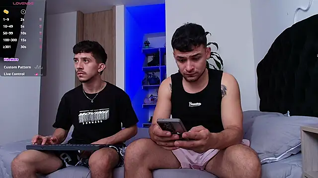 Aron-santoro online show from March 18, 7:19 pm