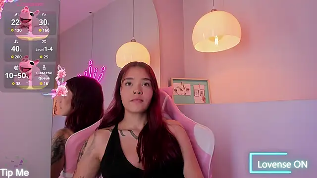 violeth hill online show from November 30, 8:24 pm