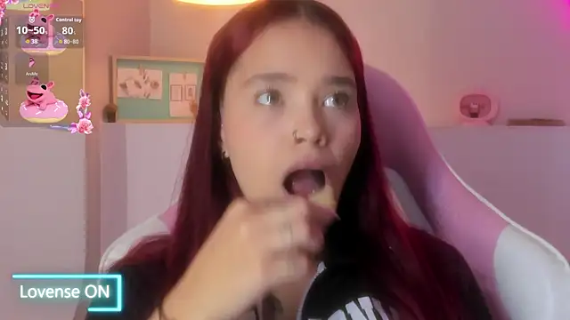 violeth hill online show from February 18, 7:13 pm