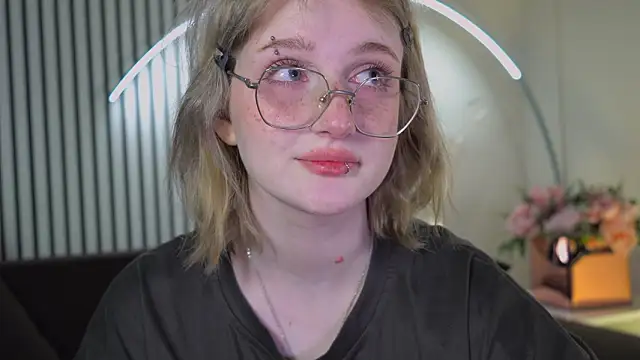 ELLIEJAY online show from March 25, 5:22 am