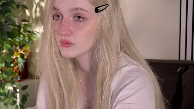 ELLIEJAY online show from April 17, 5:20 am