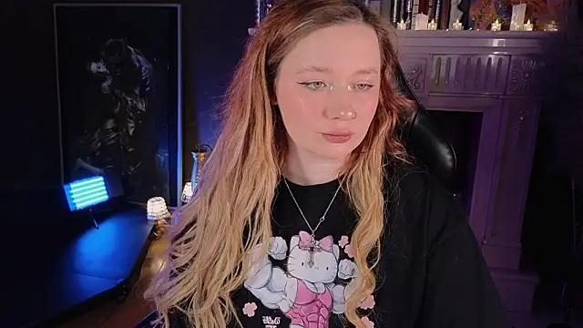 carolina elf online show from March 22, 8:20 am