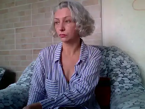 Lorie Carrie online show from July 27, 9:06 am