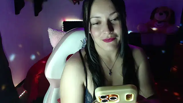 Allisonnlopez online show from March 27, 8:20 pm