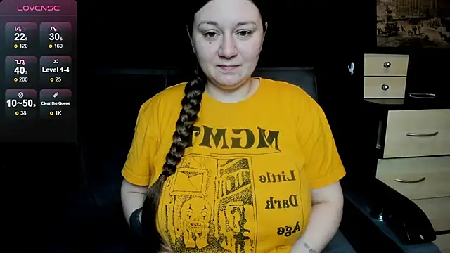 AlisaBacker online show from April 18, 8:09 pm