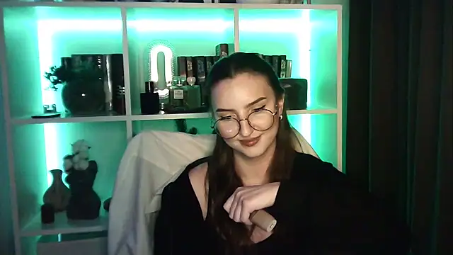 X Alisa online show from April 18, 6:54 pm